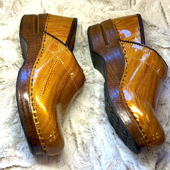 Dansko professional brown clog size 6 / EU -36 - Picture 2 of 6